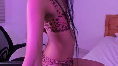 carley lux online show from October 2025 04:00:01 PM