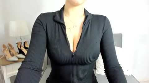 Carli online show from October 2025 08:16:02 PM
