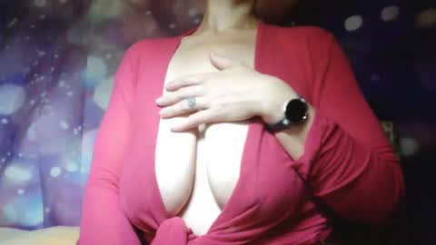 Snapshot of carlysmiles chatting on October 2025 10:13:01 AM Carly Smiles online show from October 2025 10:13:01 AM