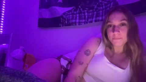 Snapshot of carlyy13 chatting on December 2024 04:12:01 AM carlyy13 online show from December 2024 04:12:01 AM