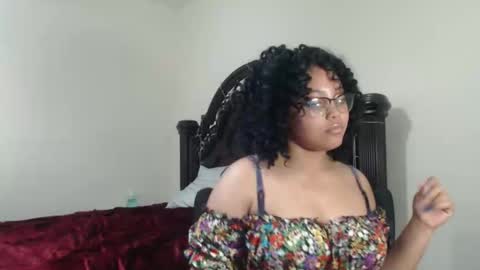 Snapshot of carmellovekisses chatting on November 2025 12:42:01 AM CARAMEL xoxo online show from November 2025 12:42:01 AM