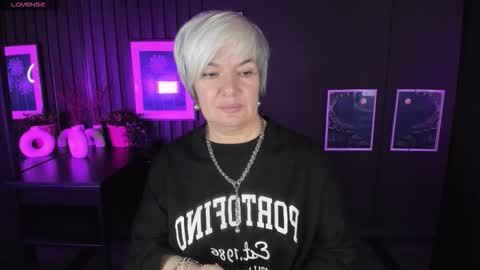 Snapshot of carmensoft chatting on November 2025 08:31:01 PM Carmen online show from November 2025 08:31:01 PM