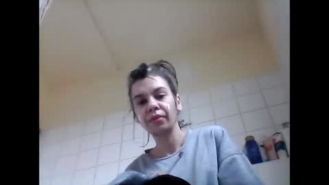 Snapshot of caroisback chatting on November 2025 11:43:01 AM caroisback online show from November 2025 11:43:01 AM