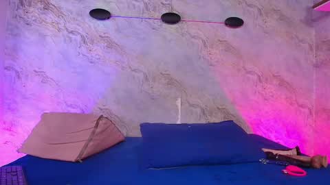 Carol online show from September 2025 07:19:02 PM