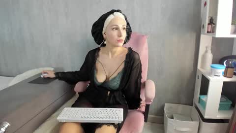 Snapshot of carol_may_ chatting on September 2025 05:53:02 AM carol_may_ online show from September 2025 05:53:02 AM