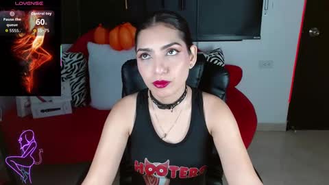 Snapshot of carolaine69_ chatting on October 2025 01:40:02 PM Caroline online show from October 2025 01:40:02 PM