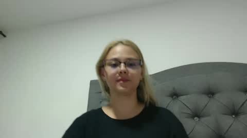 carolay02 online show from November 2025 02:22:02 AM