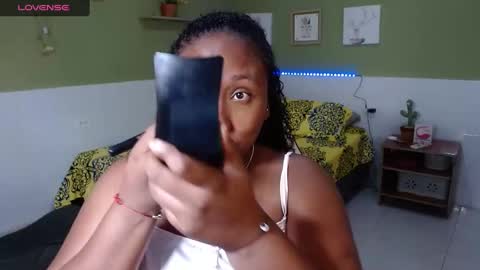 Snapshot of caroldelatorre chatting on January 2025 05:50:01 PM Carol de la torre online show from January 2025 05:50:01 PM