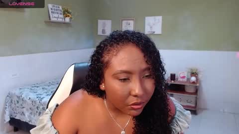 Snapshot of caroldelatorre chatting on February 2025 09:27:02 PM Carol de la torre online show from February 2025 09:27:02 PM