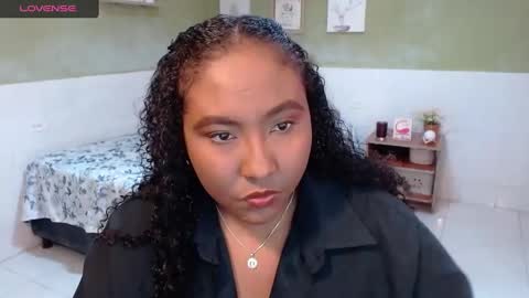 Snapshot of caroldelatorre chatting on February 2025 10:04:02 PM Carol de la torre online show from February 2025 10:04:02 PM