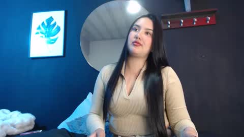 Carolina  online show from September 2025 11:23:01 AM