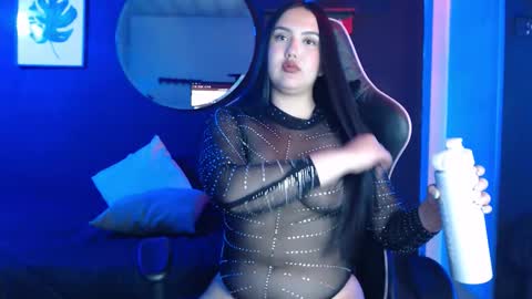 Carolina  online show from September 2025 11:24:02 AM