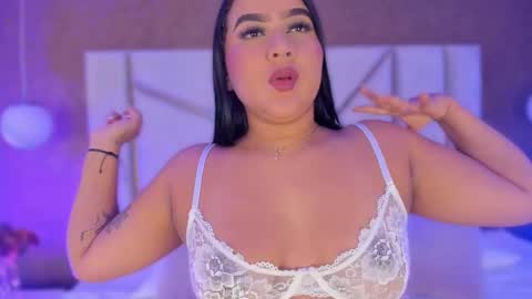 carolinaa_suarez online show from September 2025 12:29:01 PM