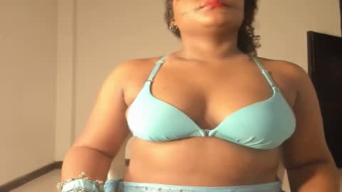 carolinagomez22 online show from November 2025 01:07:02 AM