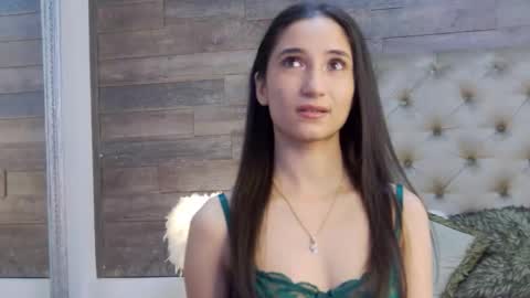 carolinahart online show from October 2025 05:46:01 AM