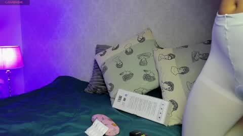 Snapshot of caroline_dh chatting on March 2025 11:36:02 AM Caroline online show from March 2025 11:36:02 AM