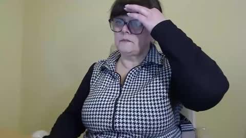 Snapshot of carolinedream_ chatting on October 2025 05:18:01 AM CarolineDream online show from October 2025 05:18:01 AM