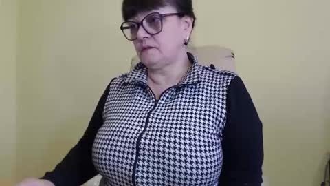 Snapshot of carolinedream_ chatting on October 2025 06:59:01 AM CarolineDream online show from October 2025 06:59:01 AM