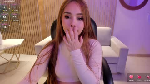 Snapshot of carolinegrace_ chatting on December 2024 10:47:02 PM Caro online show from December 2024 10:47:02 PM