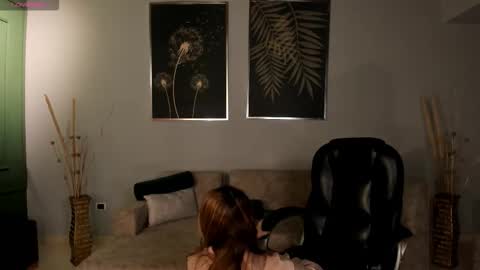 Snapshot of carolinegrace_ chatting on November 2025 10:37:01 AM Caro online show from November 2025 10:37:01 AM