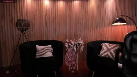 Snapshot of carolinegrace_ chatting on November 2025 10:49:02 AM Caro online show from November 2025 10:49:02 AM