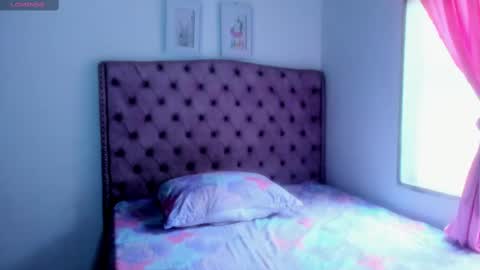 Caroline  online show from October 2025 12:15:02 PM