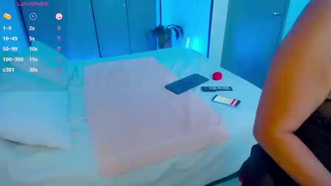 CarolinneFiotti online show from September 2025 02:39:02 PM