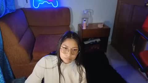 Snapshot of caroll_luna chatting on December 2024 08:25:02 AM kitty online show from December 2024 08:25:02 AM