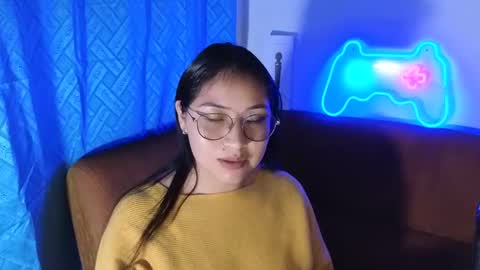 Snapshot of caroll_luna chatting on December 2024 01:39:01 AM kitty online show from December 2024 01:39:01 AM
