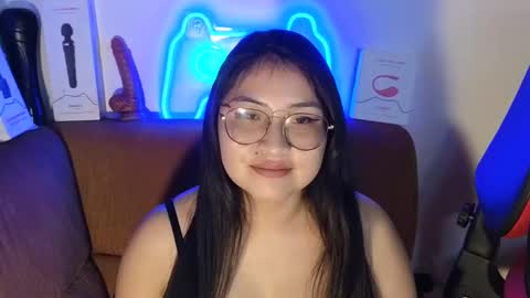 Snapshot of caroll_luna chatting on December 2024 09:11:01 AM kitty online show from December 2024 09:11:01 AM