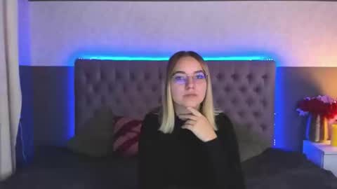 CarollFlexx online show from November 2025 06:58:01 AM