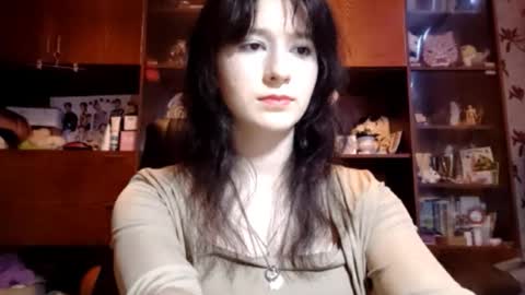 Snapshot of carolynmeiste chatting on November 2025 12:41:02 PM Mila online show from November 2025 12:41:02 PM