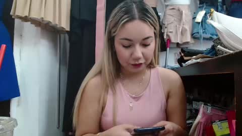 Snapshot of caroo0615 chatting on October 2025 11:27:01 PM caroo0615 online show from October 2025 11:27:01 PM