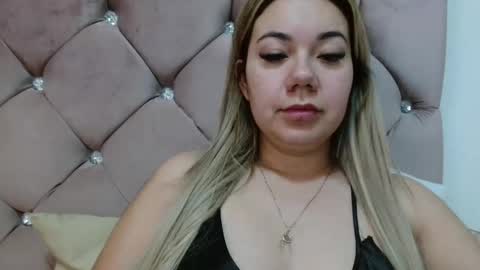 Snapshot of caroo0615 chatting on October 2025 04:20:02 PM caroo0615 online show from October 2025 04:20:02 PM