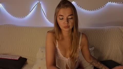 Snapshot of carriebradshawww chatting on October 2025 02:48:01 PM carriebradshawww online show from October 2025 02:48:01 PM