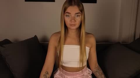 Snapshot of carriebradshawww chatting on October 2025 03:33:02 PM carriebradshawww online show from October 2025 03:33:02 PM