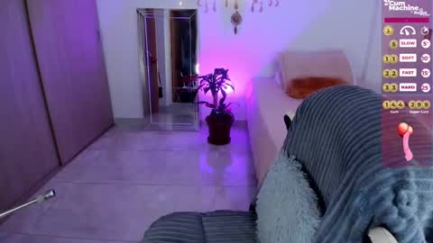 Nia  online show from December 2024 04:30:02 PM