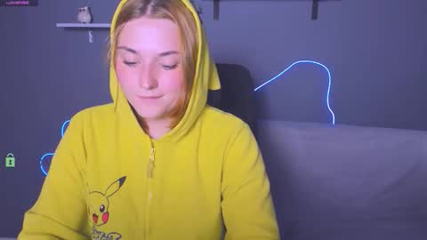 Snapshot of casey_meow_ chatting on September 2025 01:05:02 PM casey_meow_ online show from September 2025 01:05:02 PM