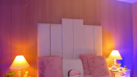 Casey Pierce  New Account online show from November 2025 07:59:01 PM