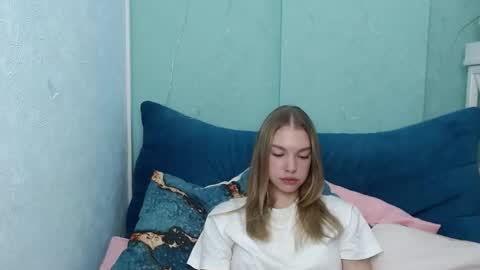 Tina online show from September 2025 05:18:02 AM