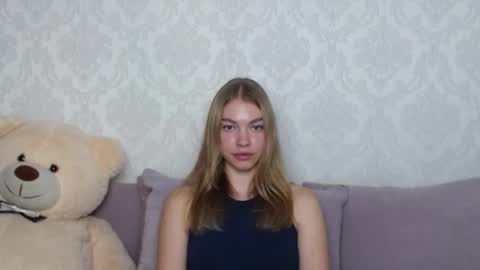 Tina online show from September 2025 05:52:02 AM