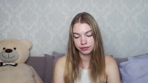 Tina online show from September 2025 04:47:01 AM