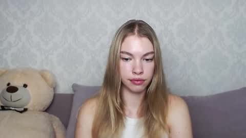 Tina online show from September 2025 04:52:02 PM
