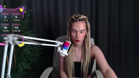 Snapshot of cassiemich chatting on December 2025 09:09:02 PM Cassie online show from December 2025 09:09:02 PM