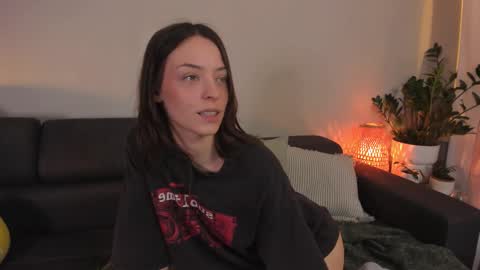  cassandra  online show from October 2025 07:01:01 PM