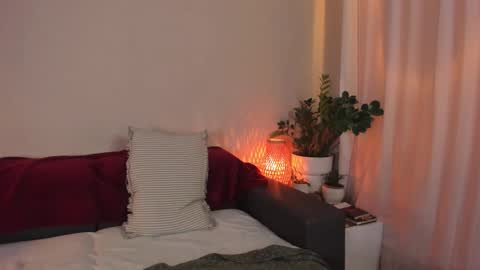  cassandra  online show from November 2025 02:23:01 AM