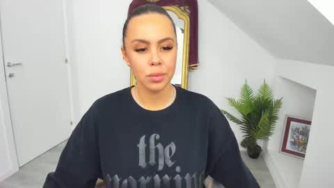 Cassyanna online show from September 2025 06:13:01 PM