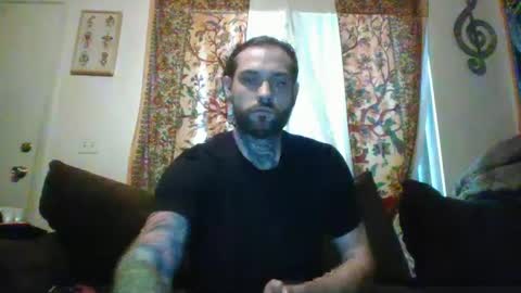 Snapshot of casualfrank chatting on October 2025 06:59:01 PM CasualFun online show from October 2025 06:59:01 PM