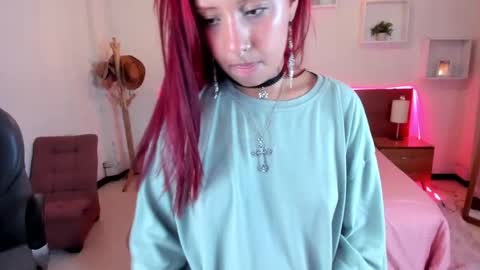 Snapshot of cat__moon__ chatting on October 2025 01:40:02 PM Karol online show from October 2025 01:40:02 PM