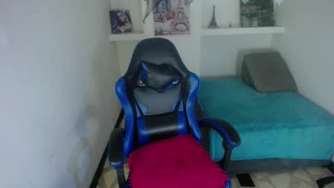 Snapshot of catalehia_milk chatting on November 2025 07:48:02 PM C A T A L E H I A online show from November 2025 07:48:02 PM